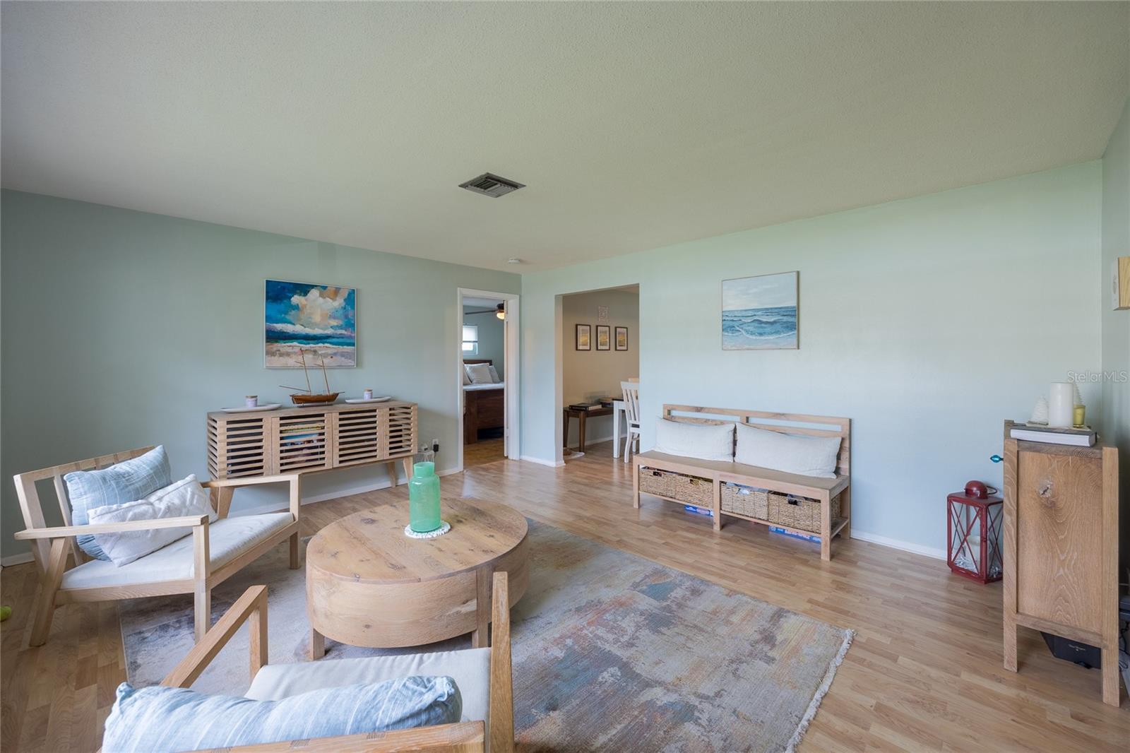 LAKESIDE TERRACE 1ST ADD - Residential Lease