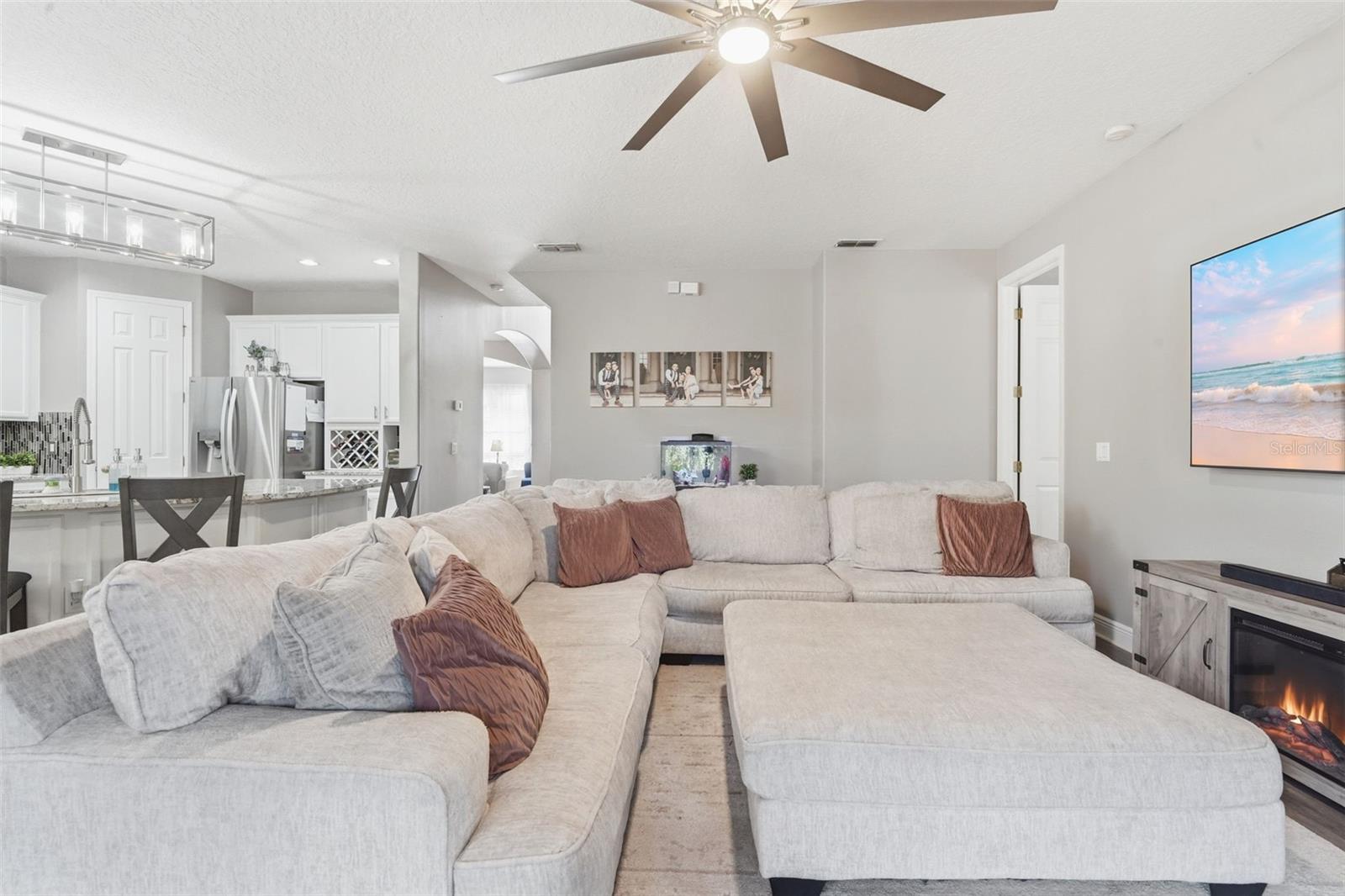 RIVIERA BELLA UNIT 01 - Residential Lease