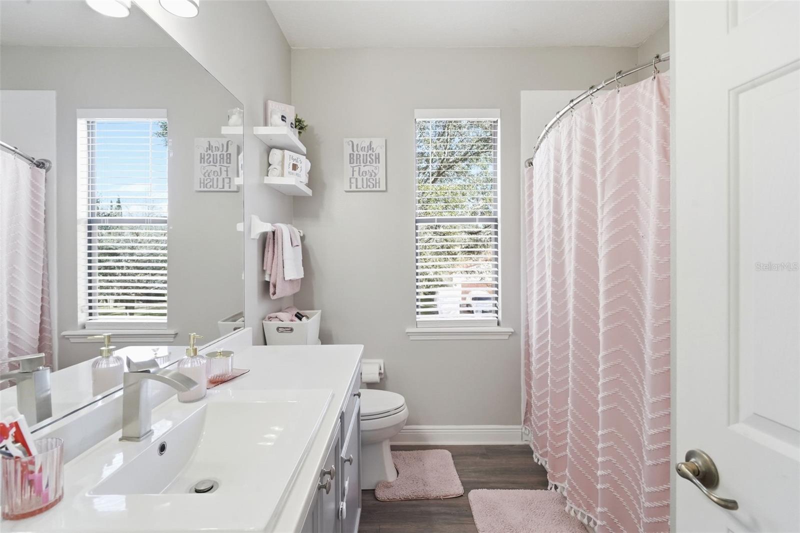 RIVIERA BELLA UNIT 01 - Residential Lease