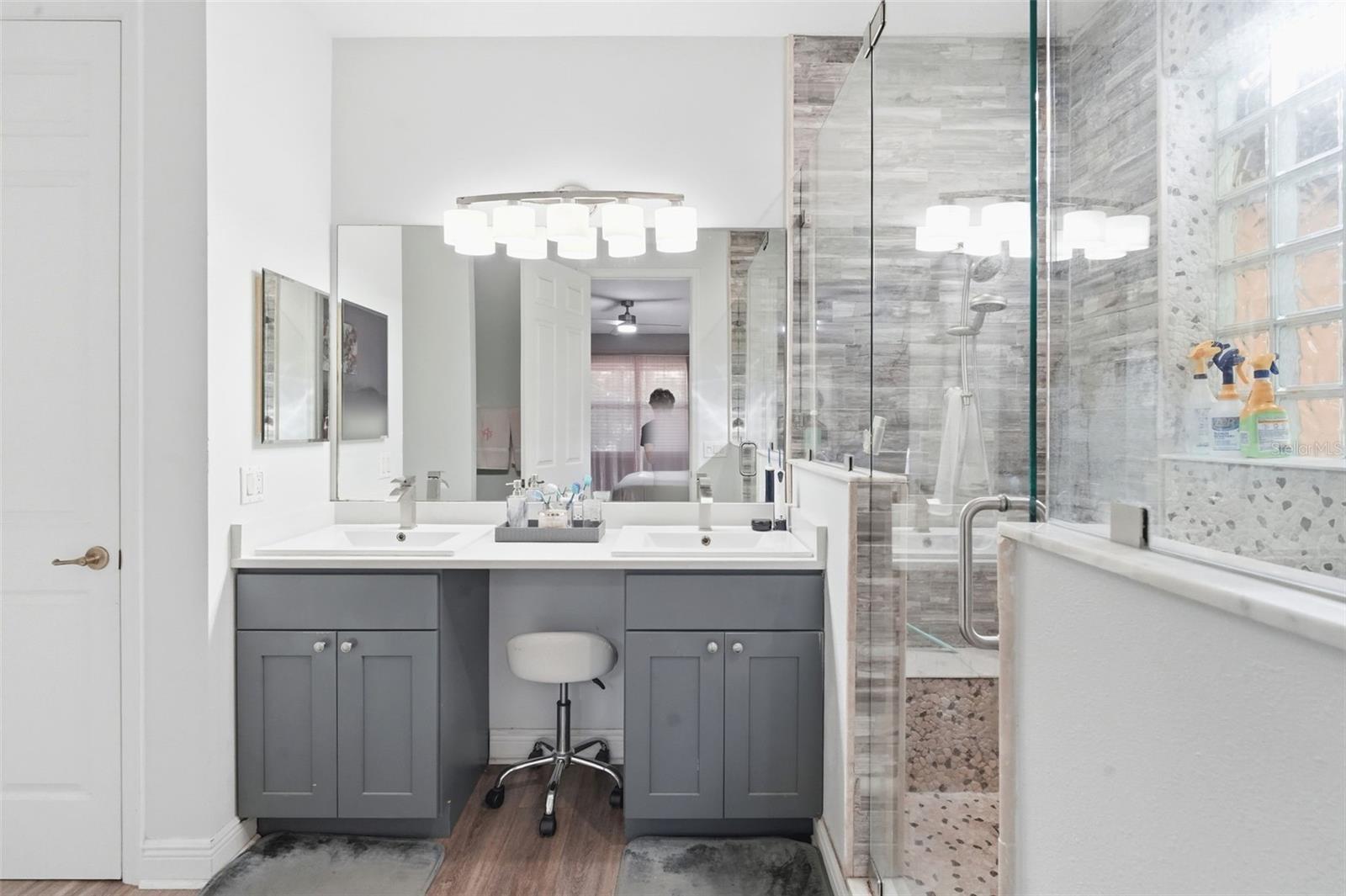 RIVIERA BELLA UNIT 01 - Residential Lease