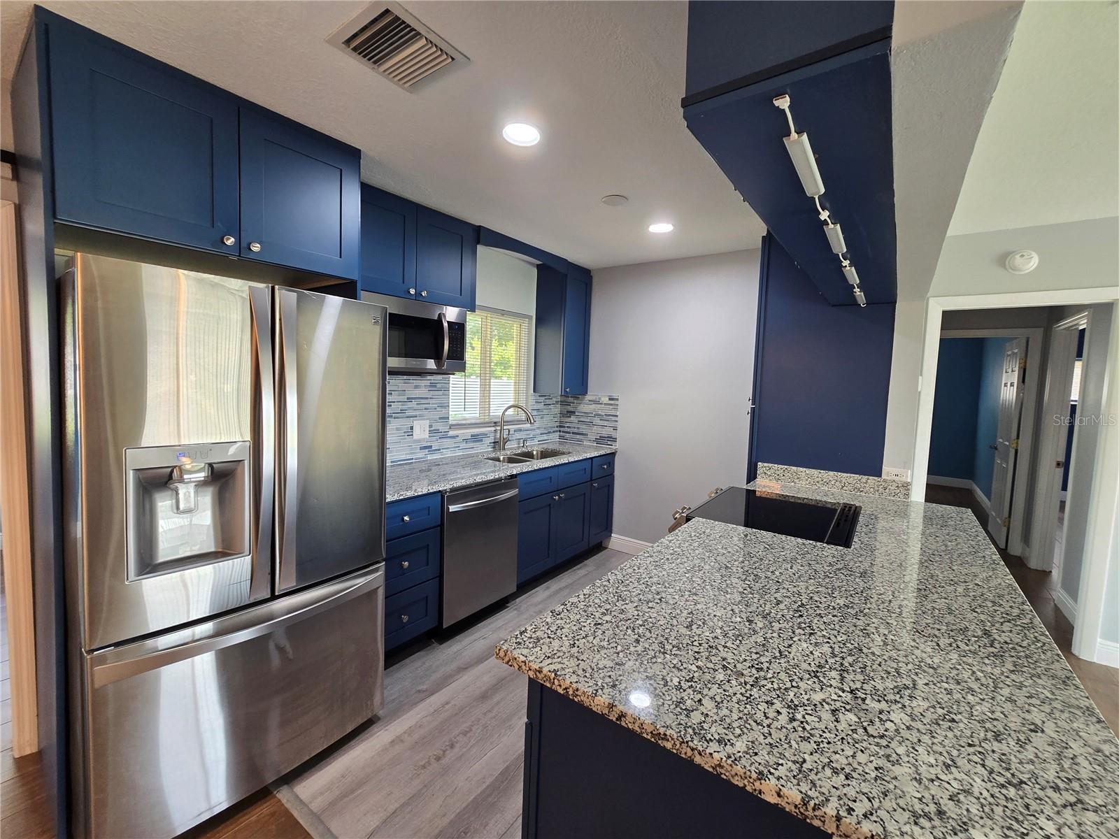 LAKE MARIE ESTATES REP - Residential