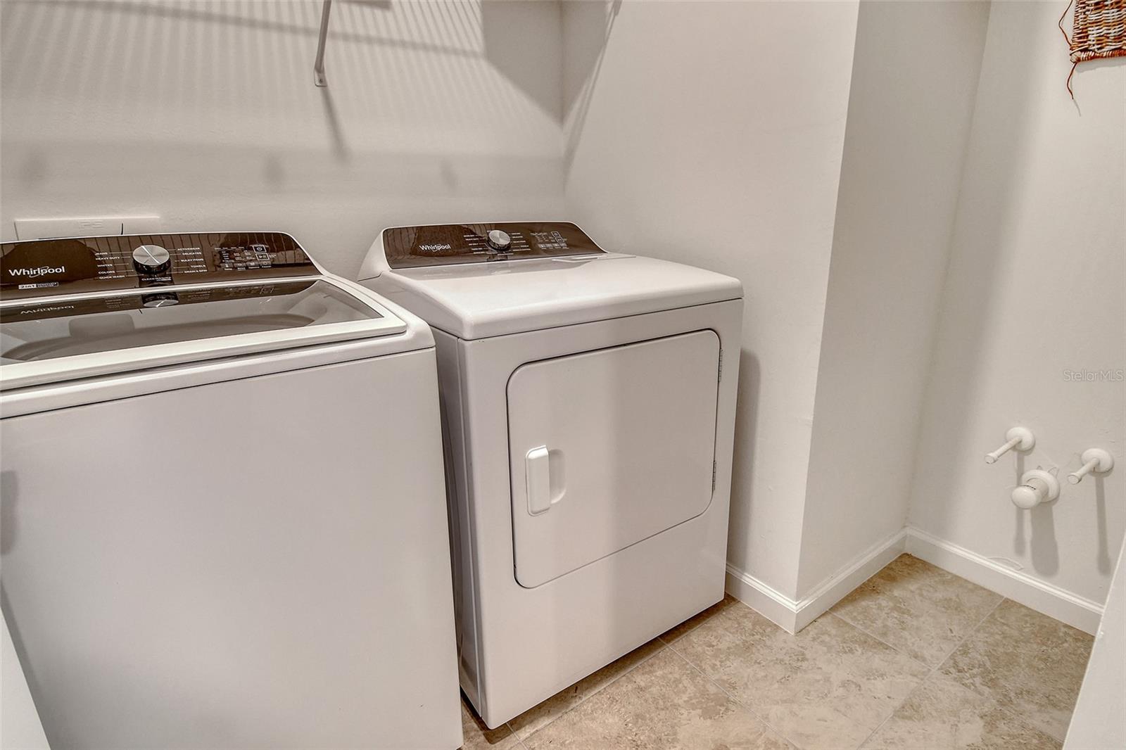 AVANTI/WATERSIDE - Residential