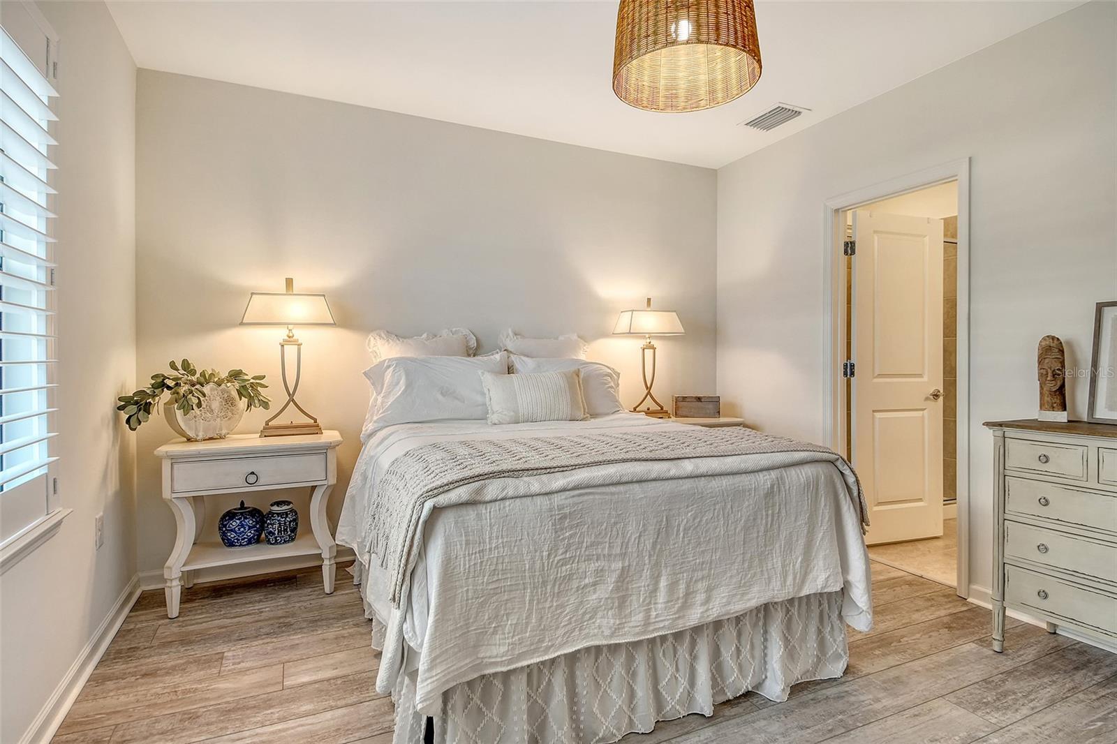 AVANTI/WATERSIDE - Residential