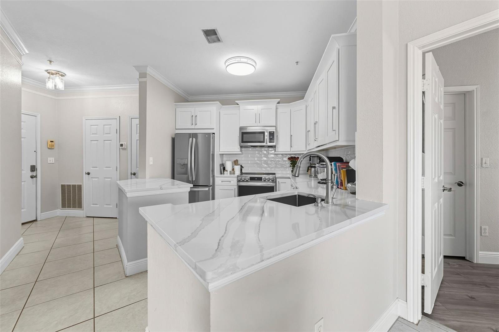 4333 BAYSIDE VILLAGE DRIVE 304