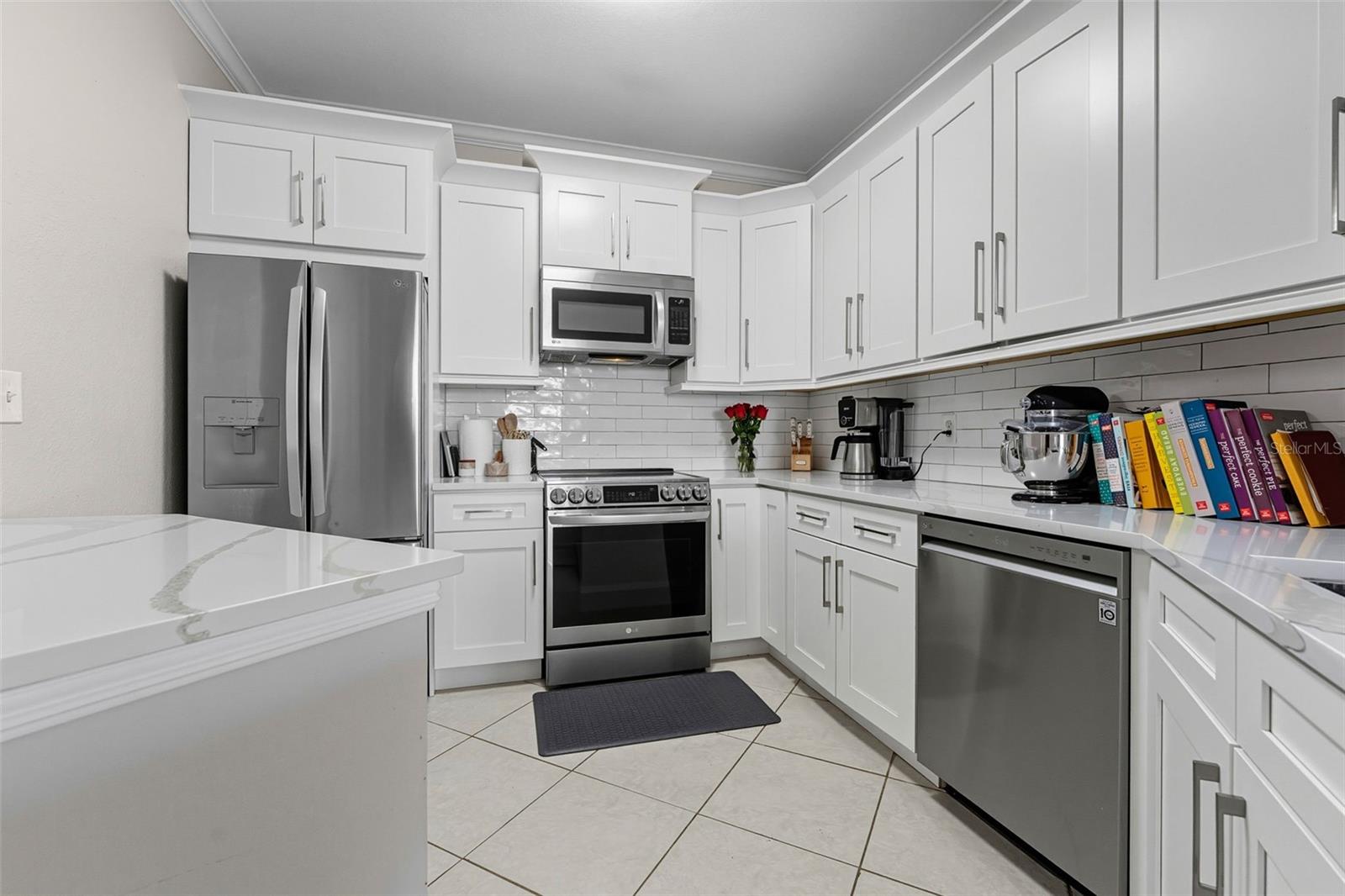 4333 BAYSIDE VILLAGE DRIVE 304