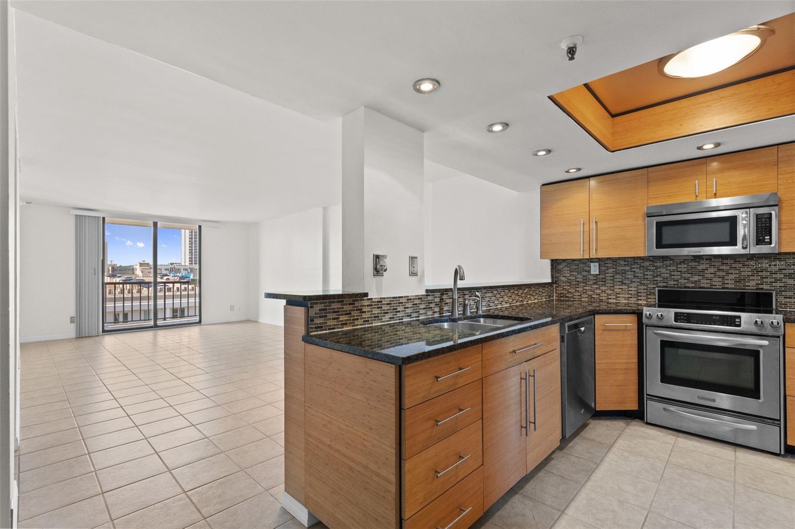 201 W LAUREL STREET 907