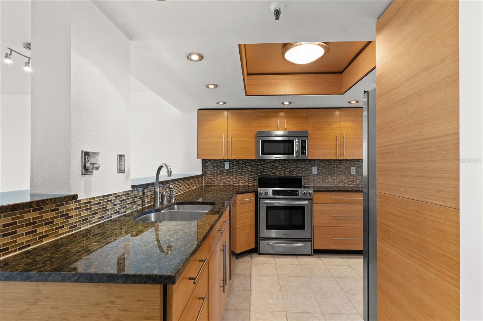 201 W LAUREL STREET 907