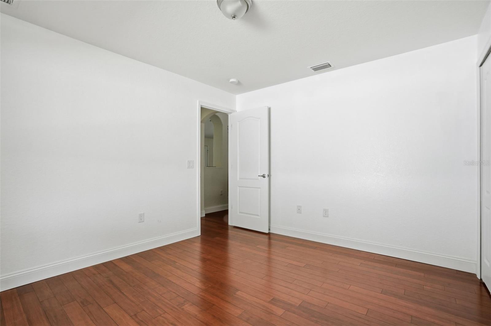 ROYAL HIGHLANDS - Residential