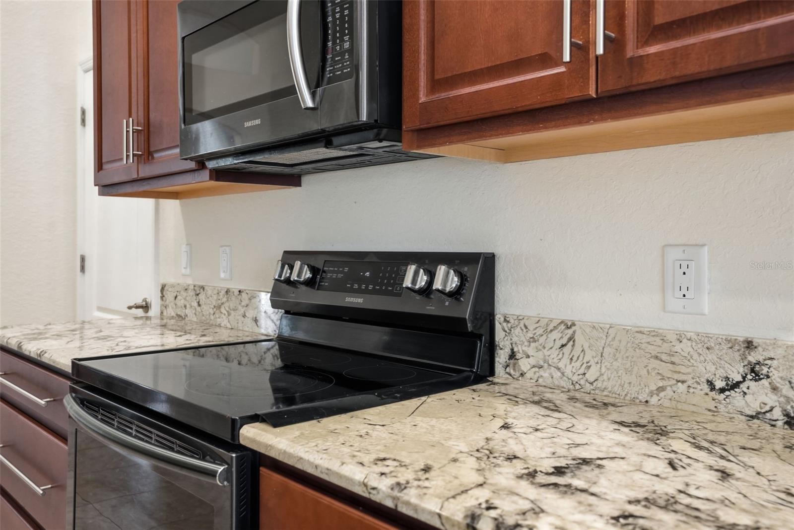 ROYAL HIGHLANDS - Residential