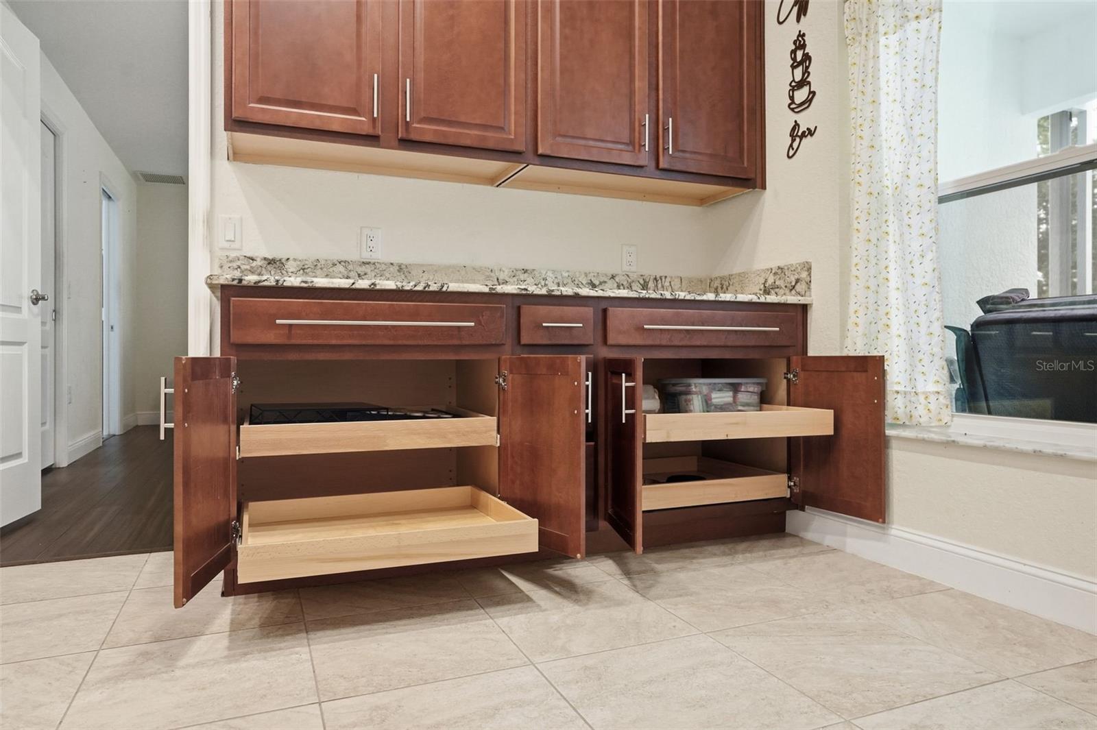 ROYAL HIGHLANDS - Residential