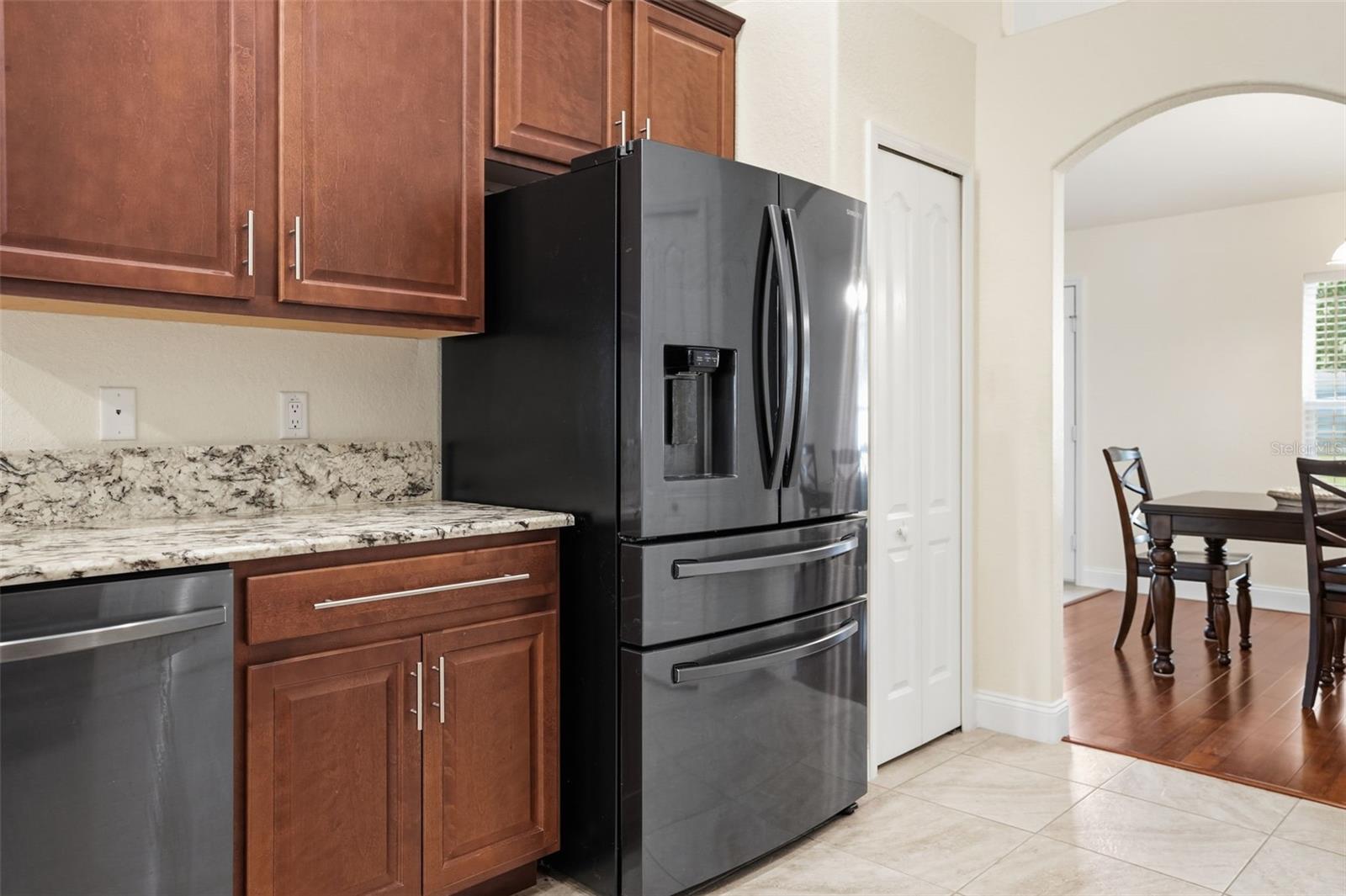 ROYAL HIGHLANDS - Residential