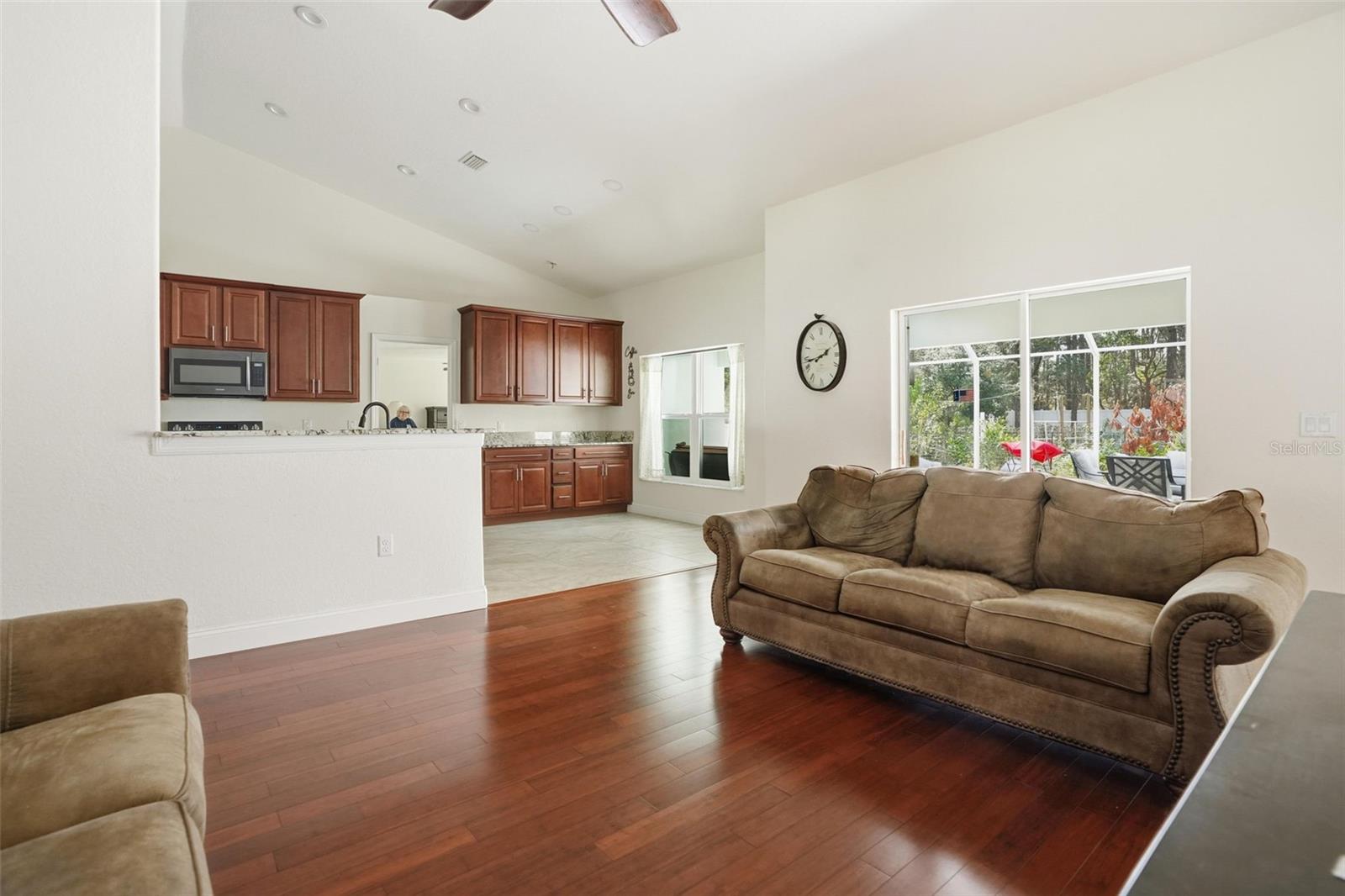 ROYAL HIGHLANDS - Residential