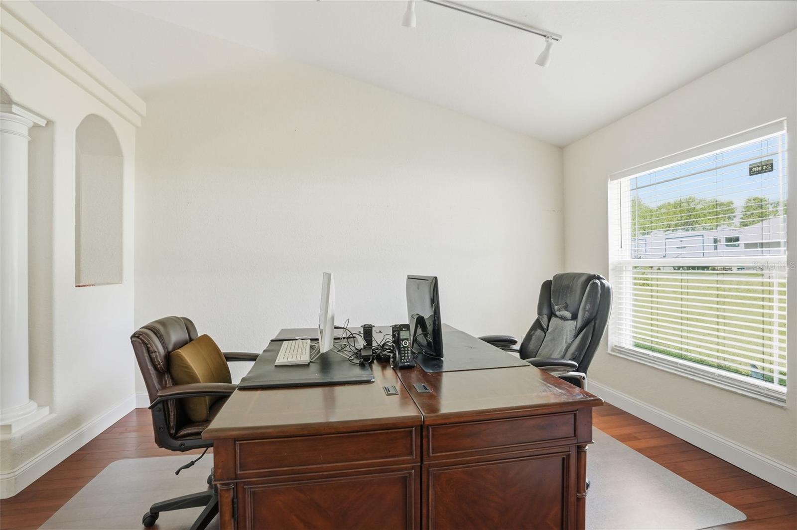 ROYAL HIGHLANDS - Residential