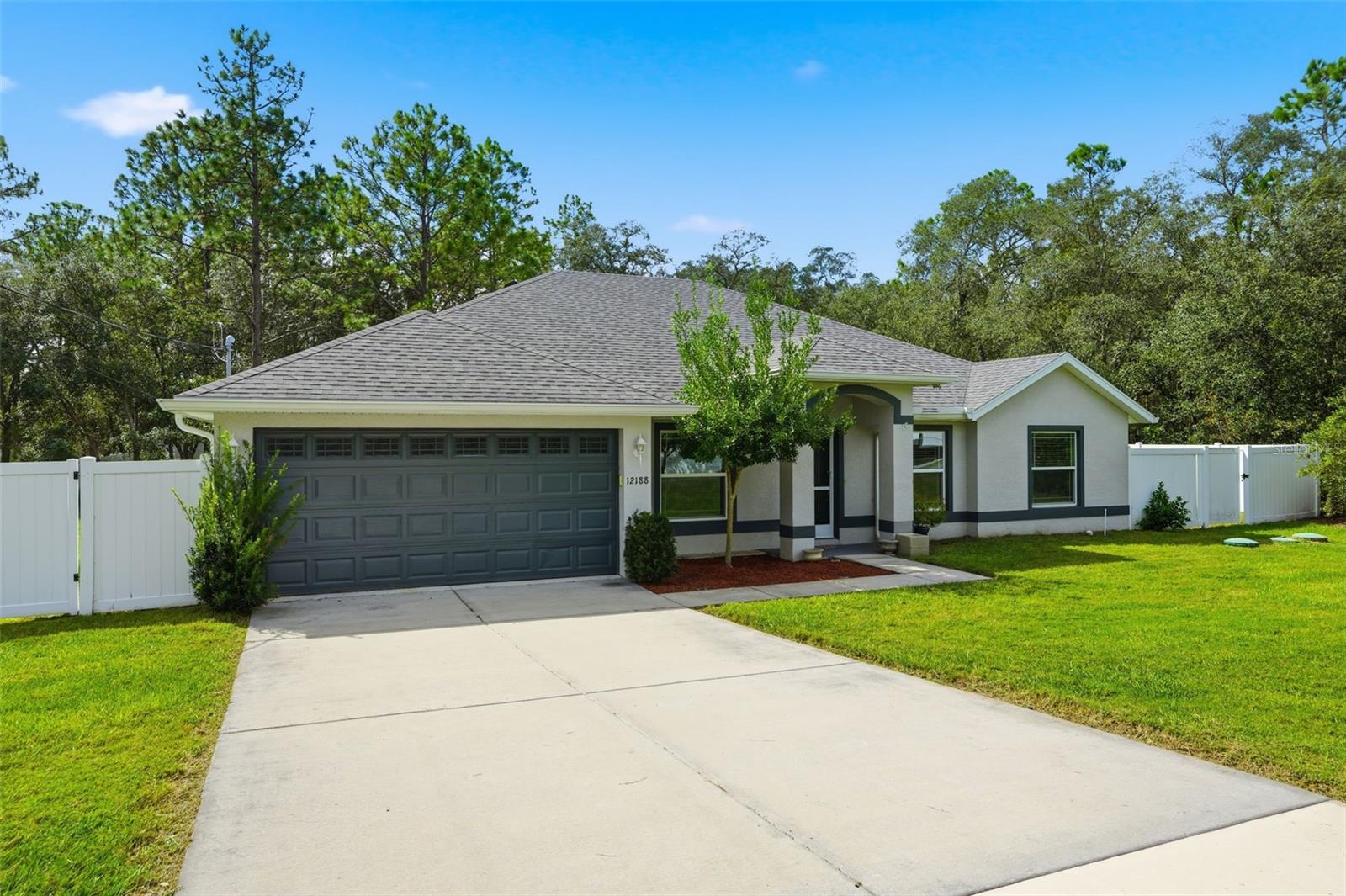 ROYAL HIGHLANDS - Residential