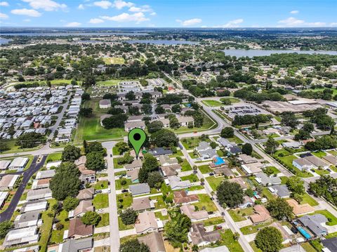 A home in WINTER HAVEN