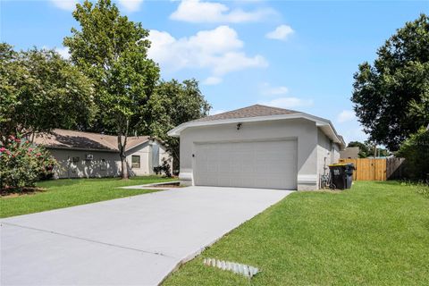 A home in WINTER HAVEN