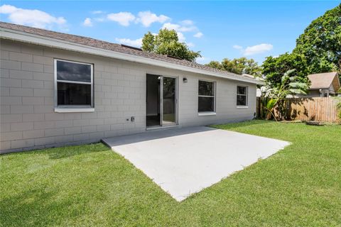 A home in WINTER HAVEN