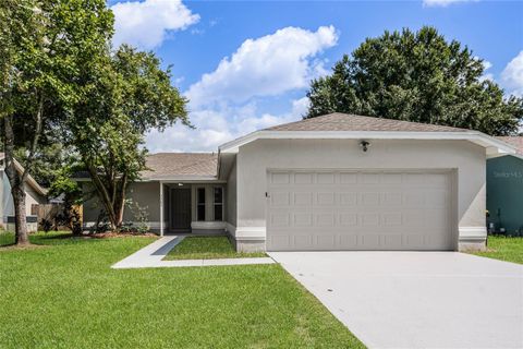 A home in WINTER HAVEN