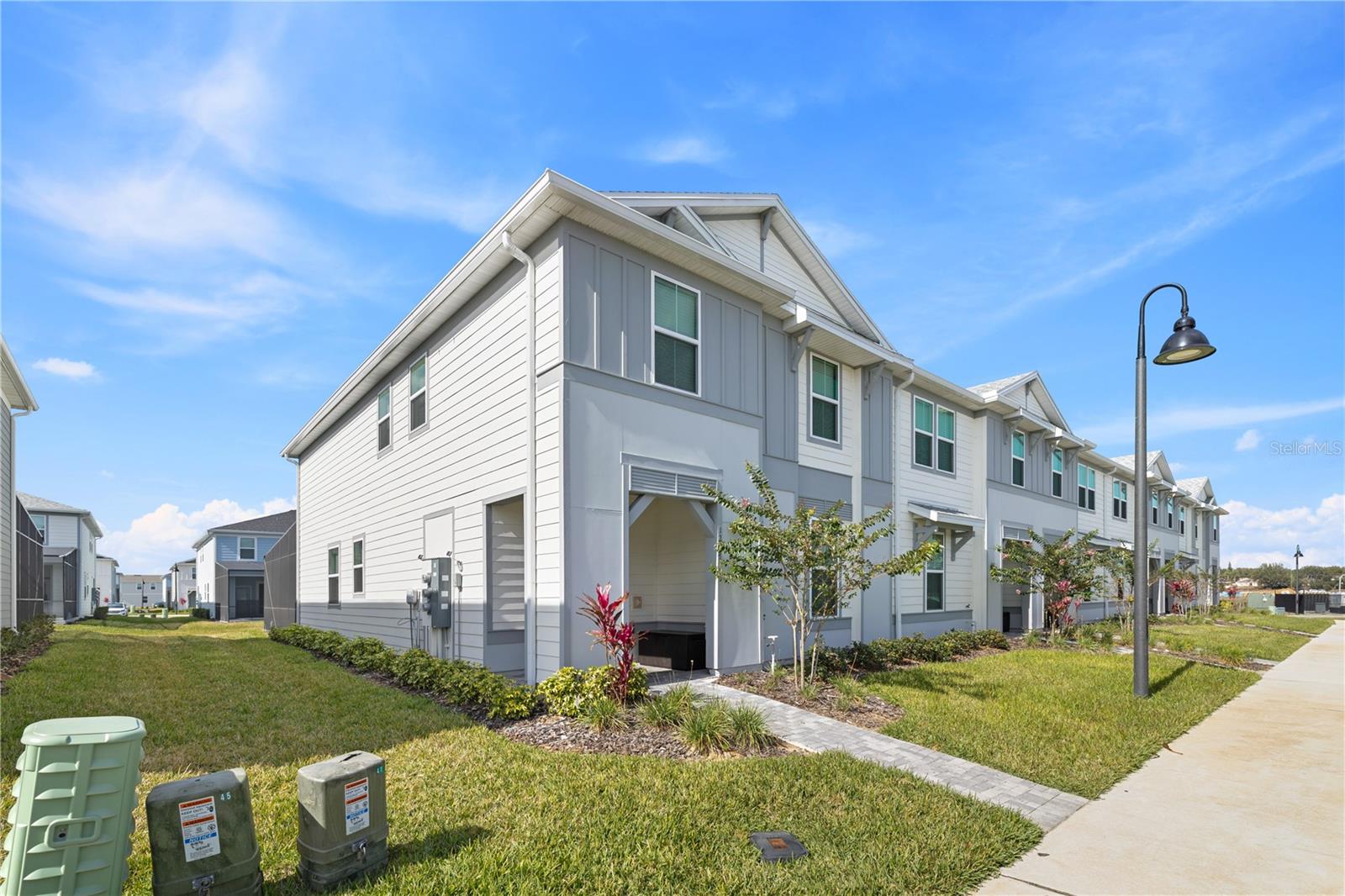 1277 BLUE ISLAND DRIVE