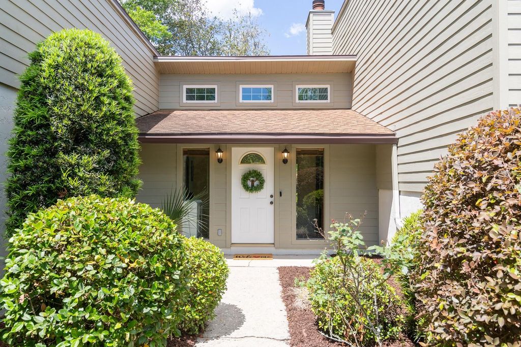 Photo of 612 NW 101st Street, Gainesville, FL 32607 (MLS # GC539804)