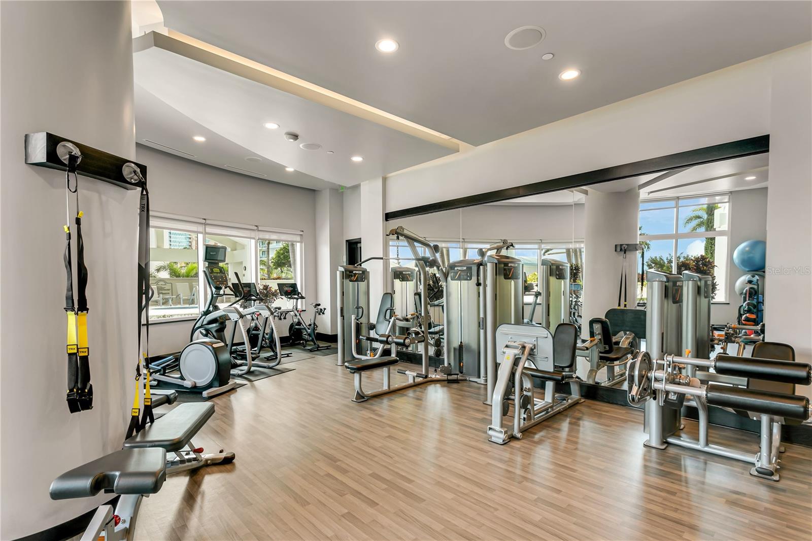 OVATION CONDO - Residential