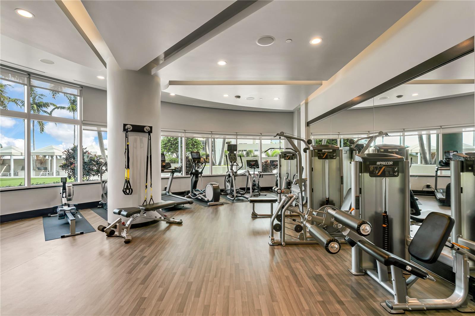 OVATION CONDO - Residential