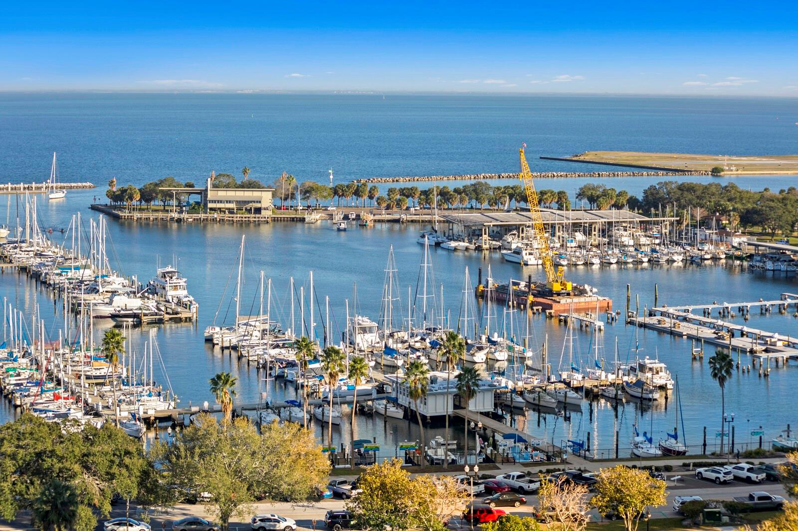 OVATION CONDO - Residential