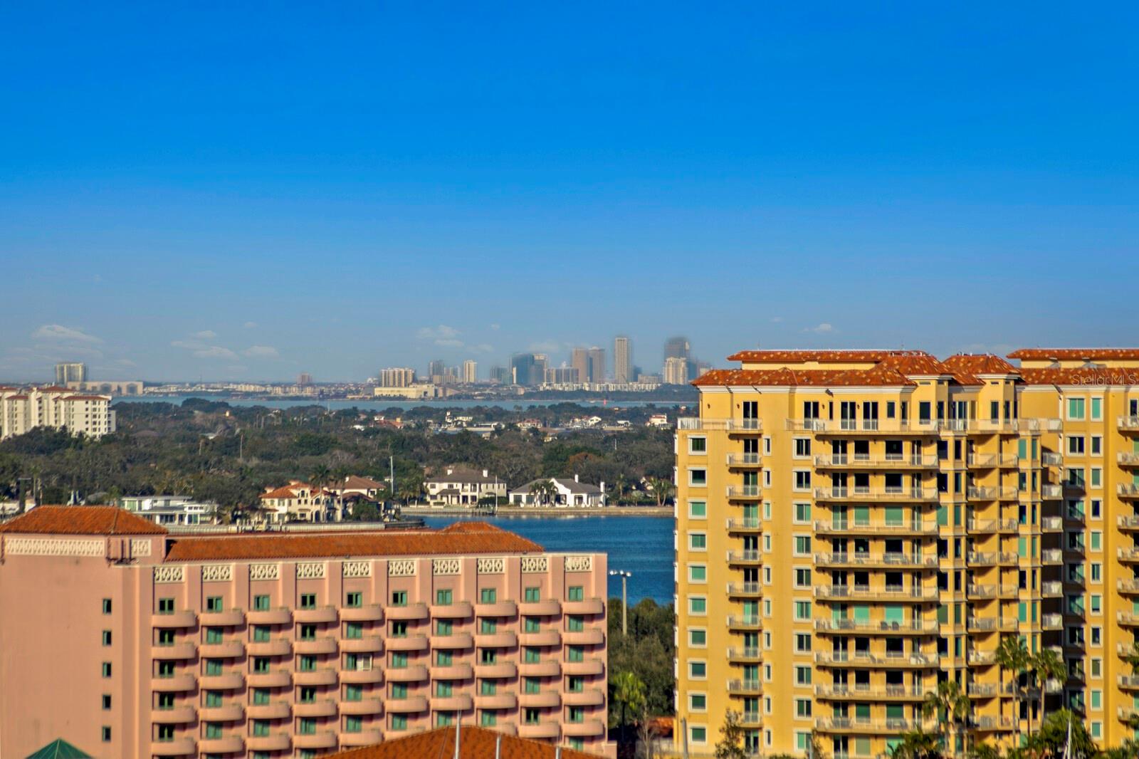 OVATION CONDO - Residential