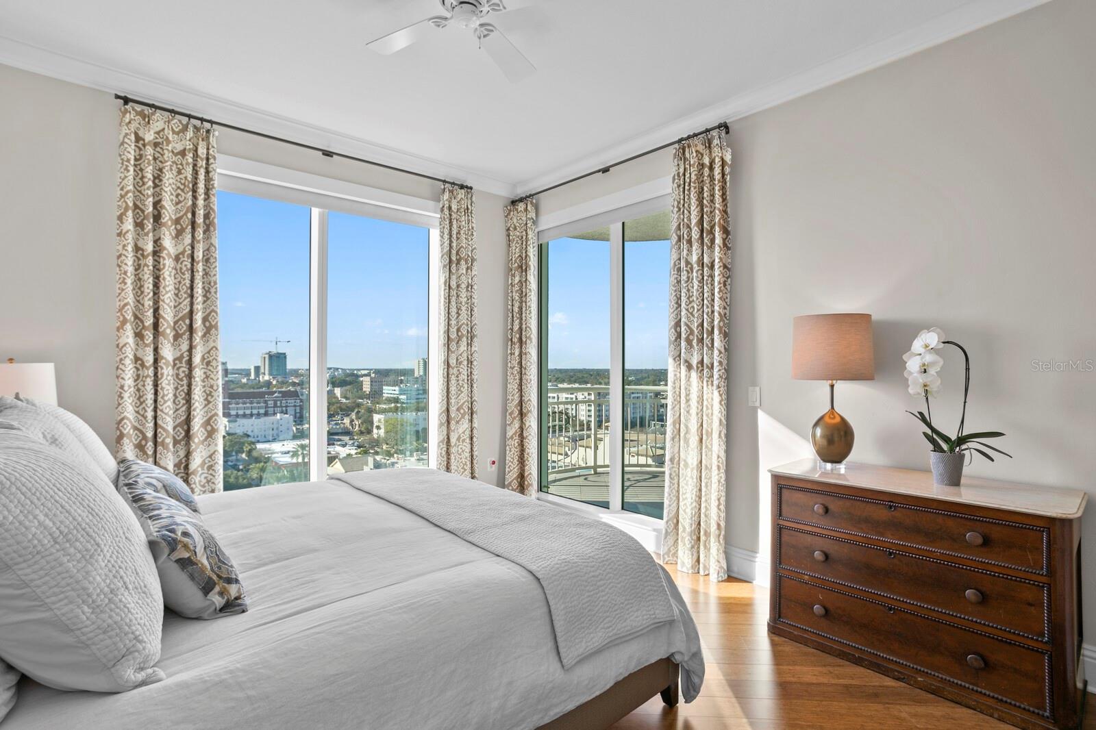 OVATION CONDO - Residential