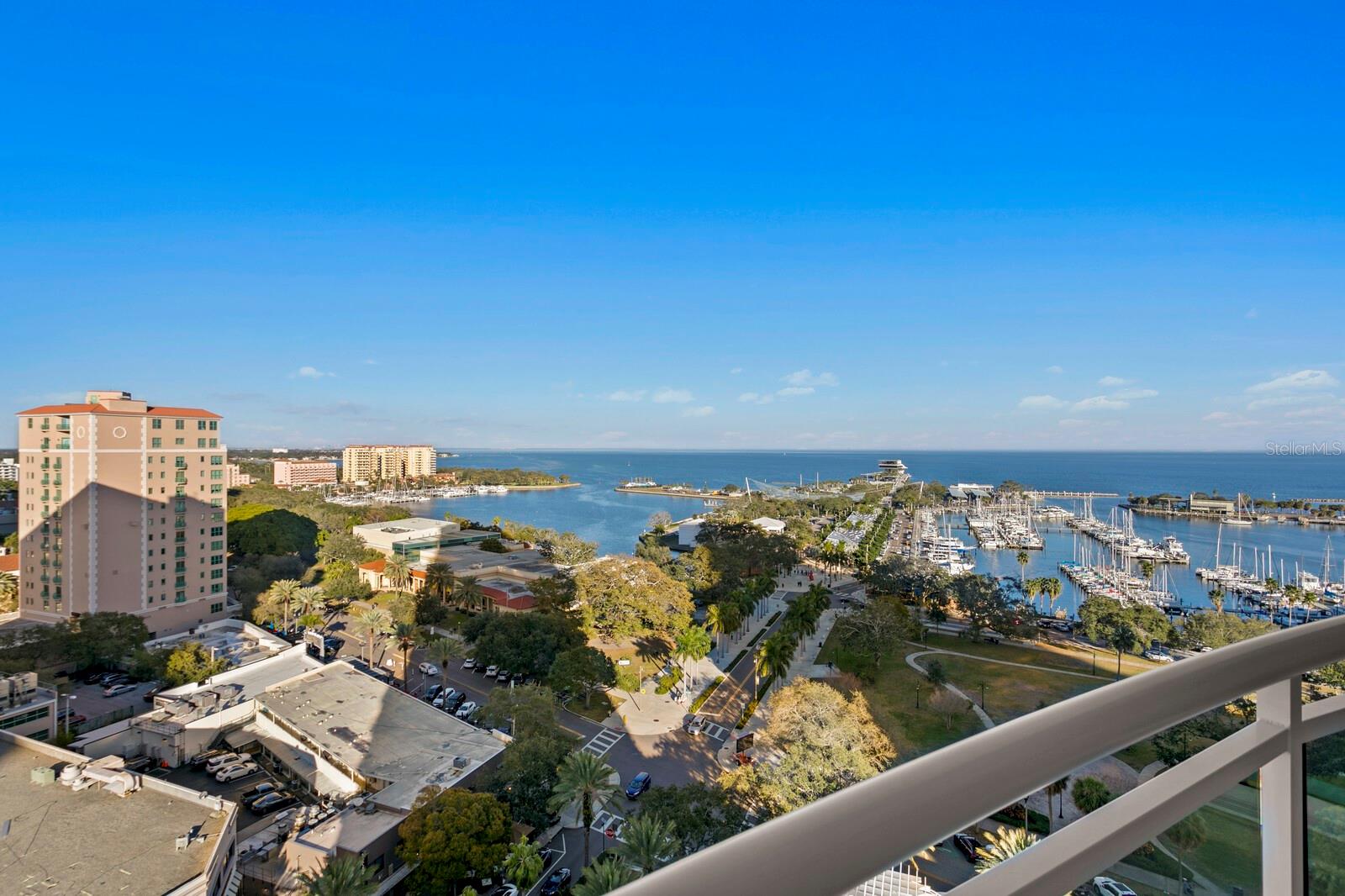 OVATION CONDO - Residential