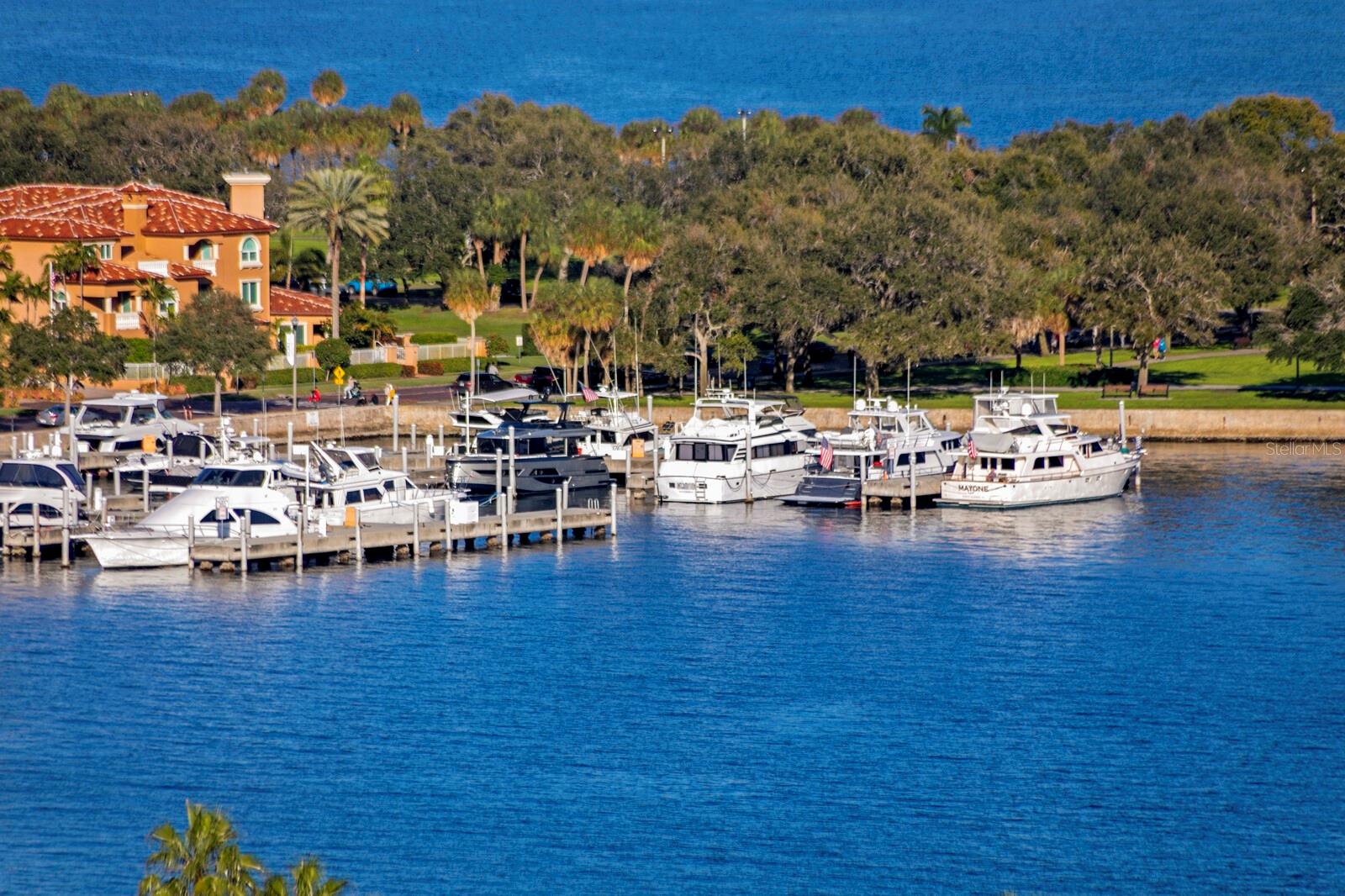 OVATION CONDO - Residential