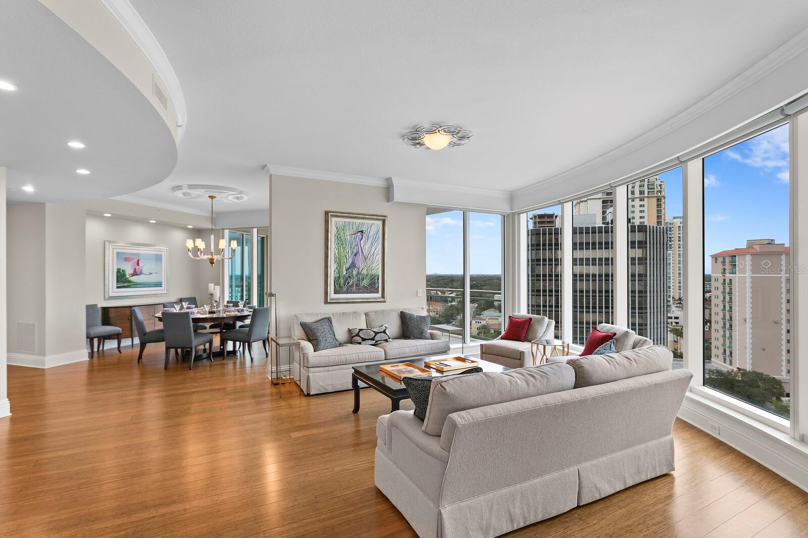 OVATION CONDO - Residential