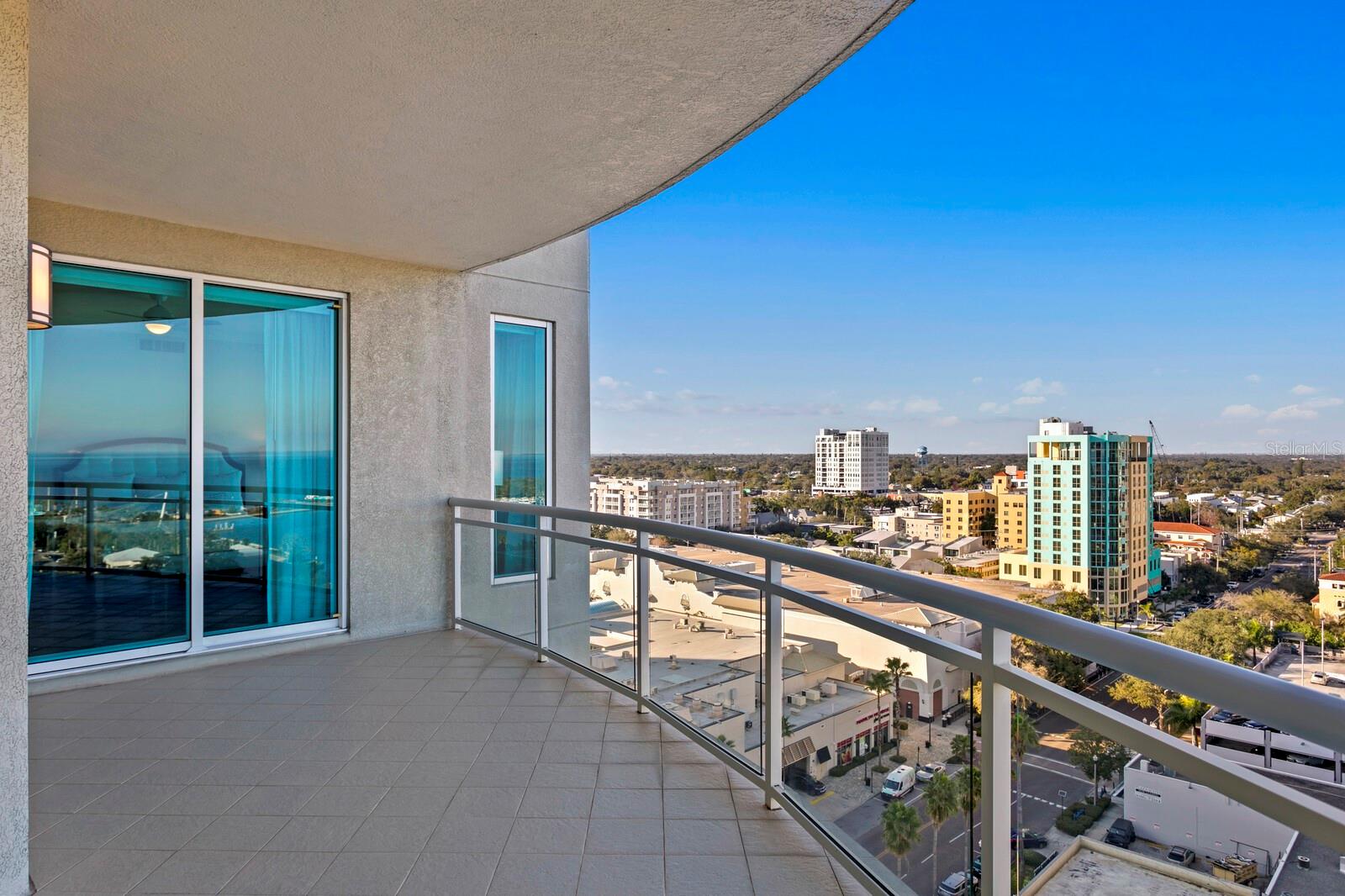 OVATION CONDO - Residential