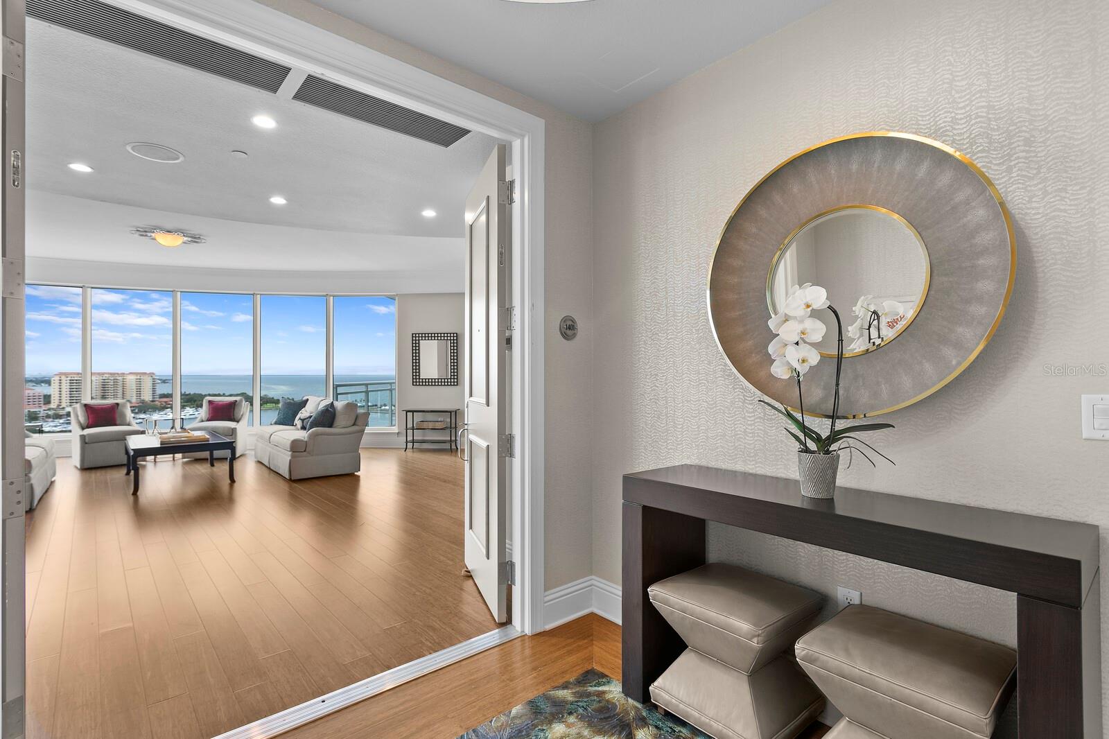 OVATION CONDO - Residential