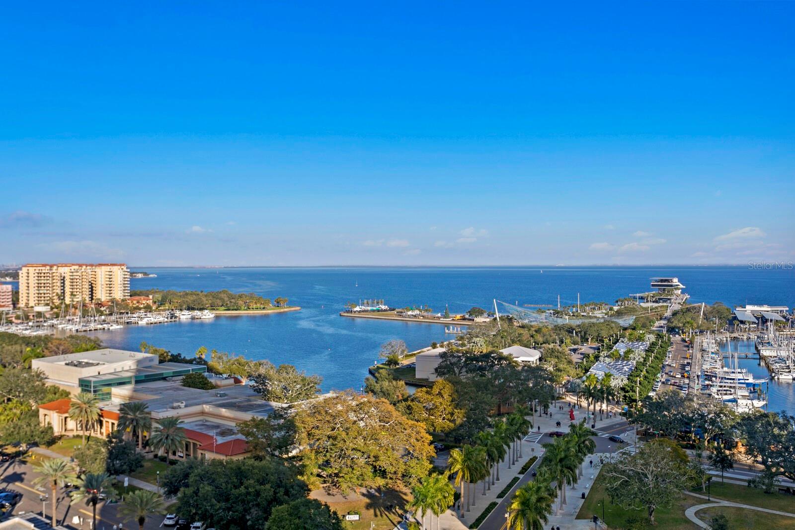 OVATION CONDO - Residential