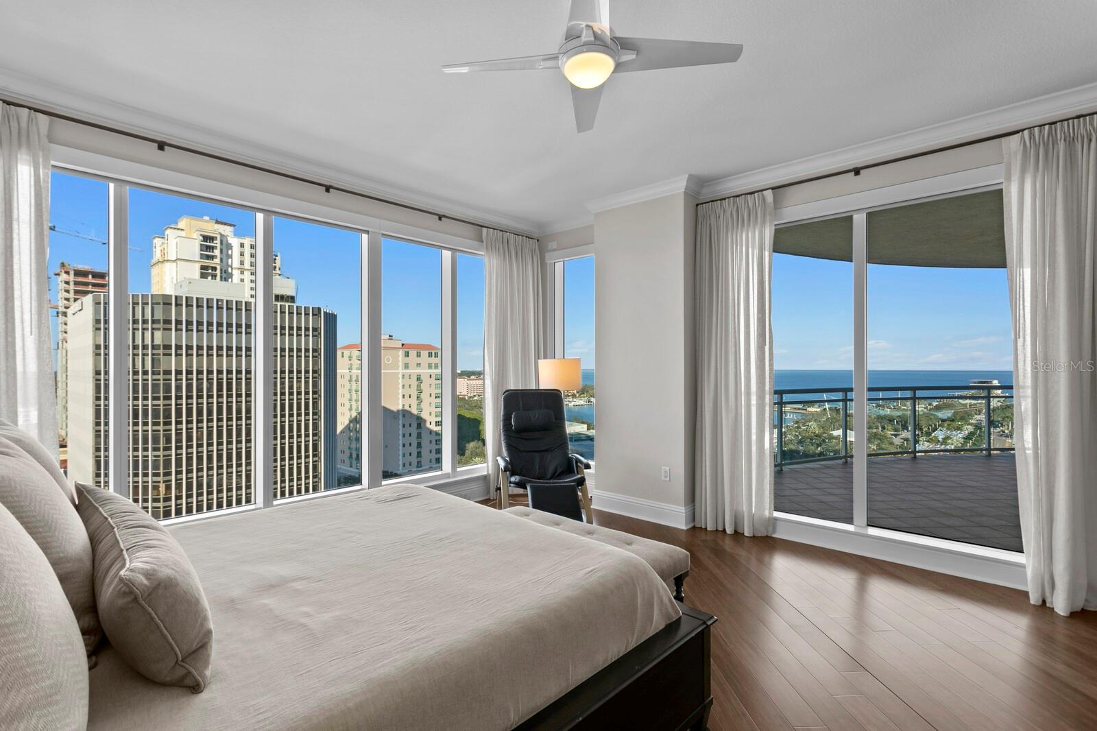 OVATION CONDO - Residential