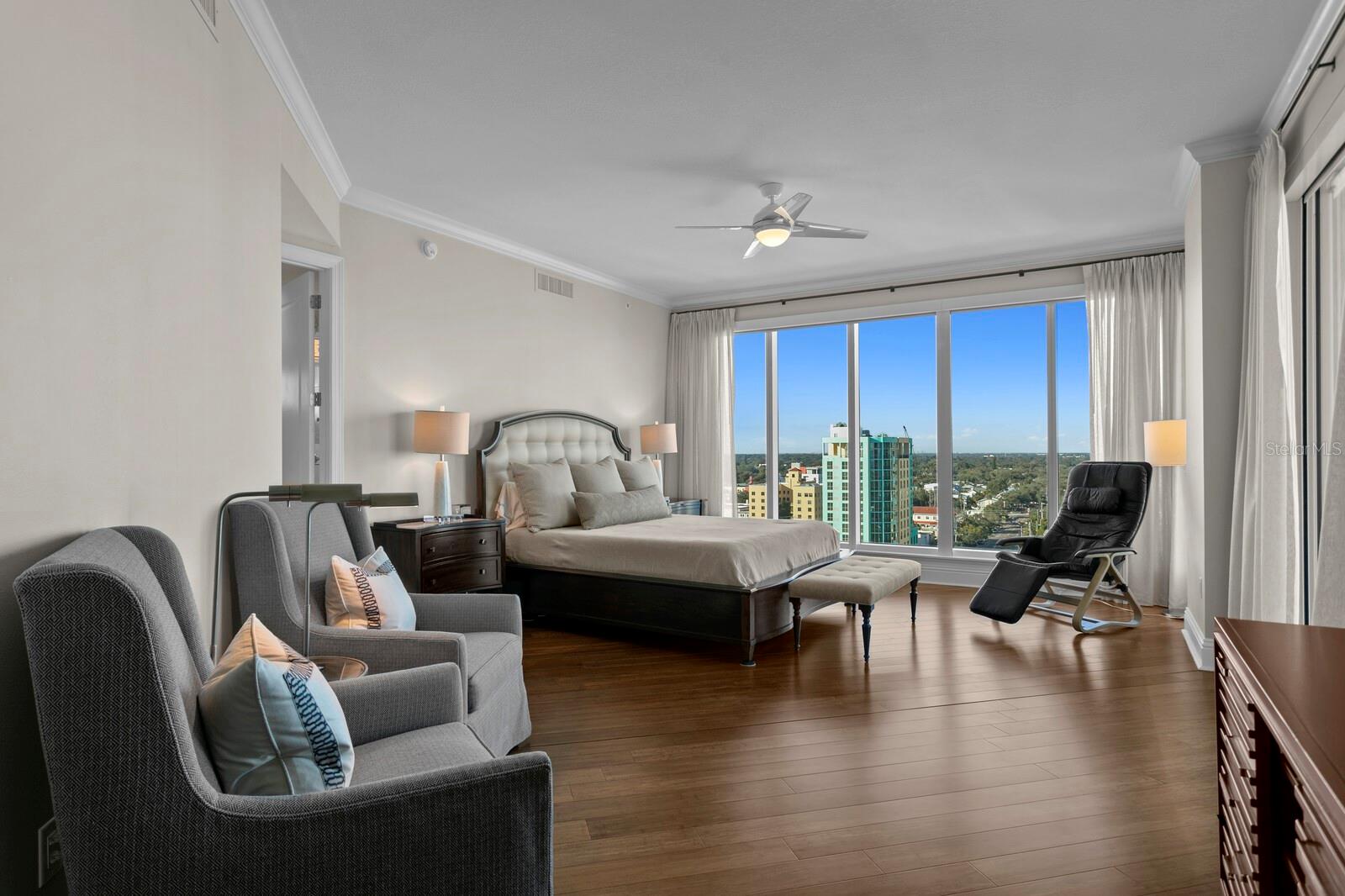 OVATION CONDO - Residential