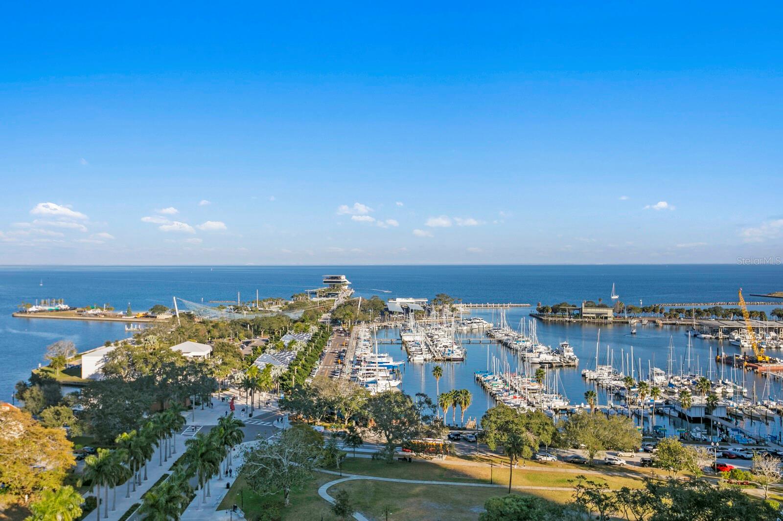 OVATION CONDO - Residential