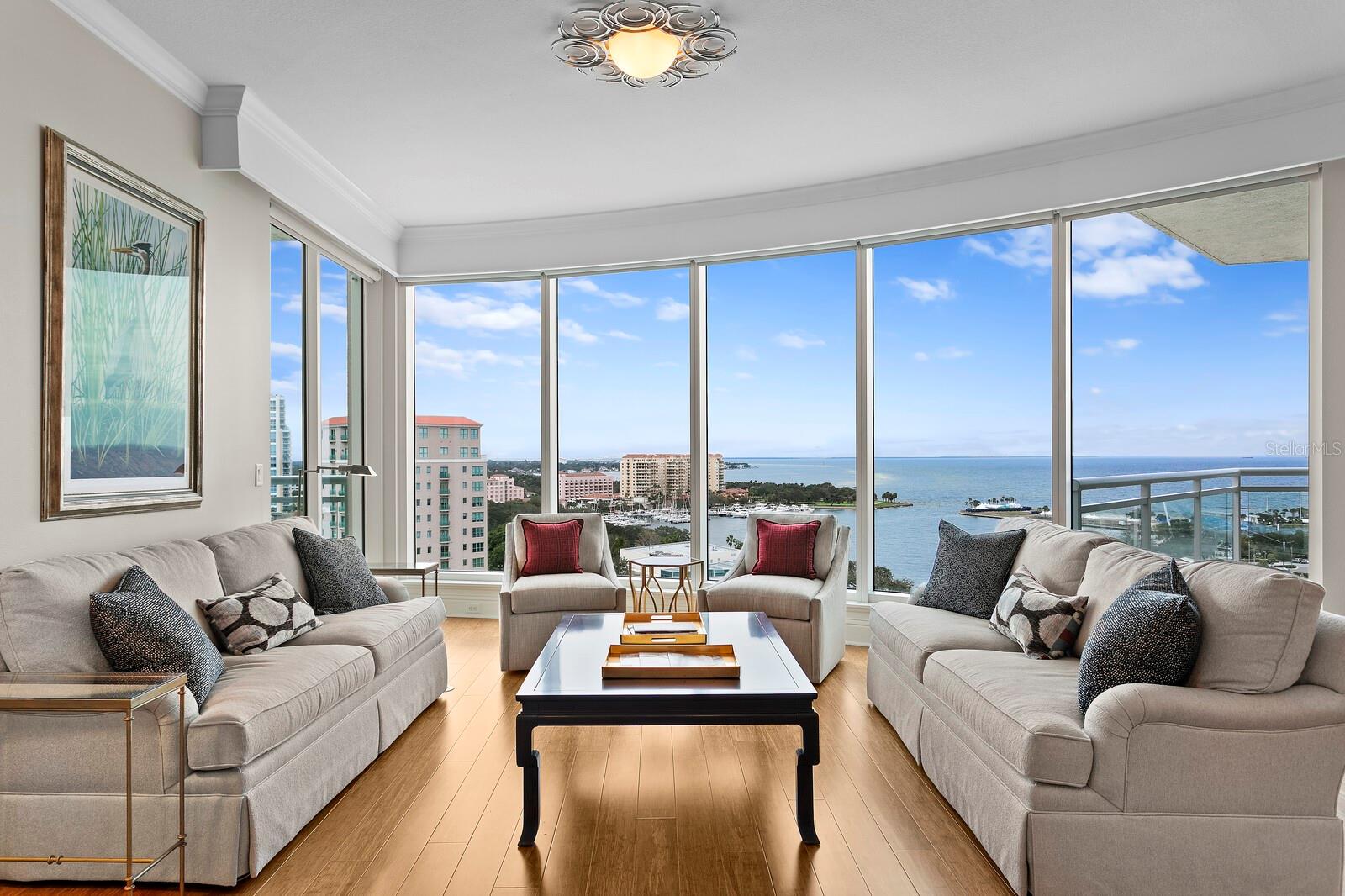 OVATION CONDO - Residential