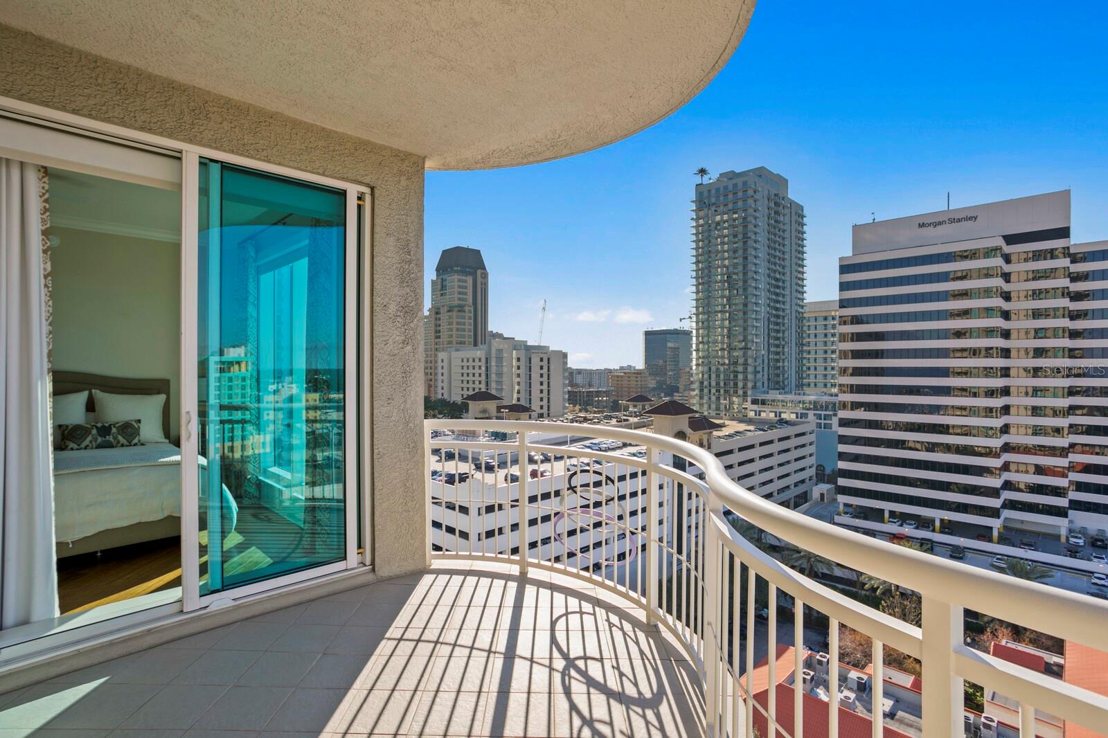 OVATION CONDO - Residential