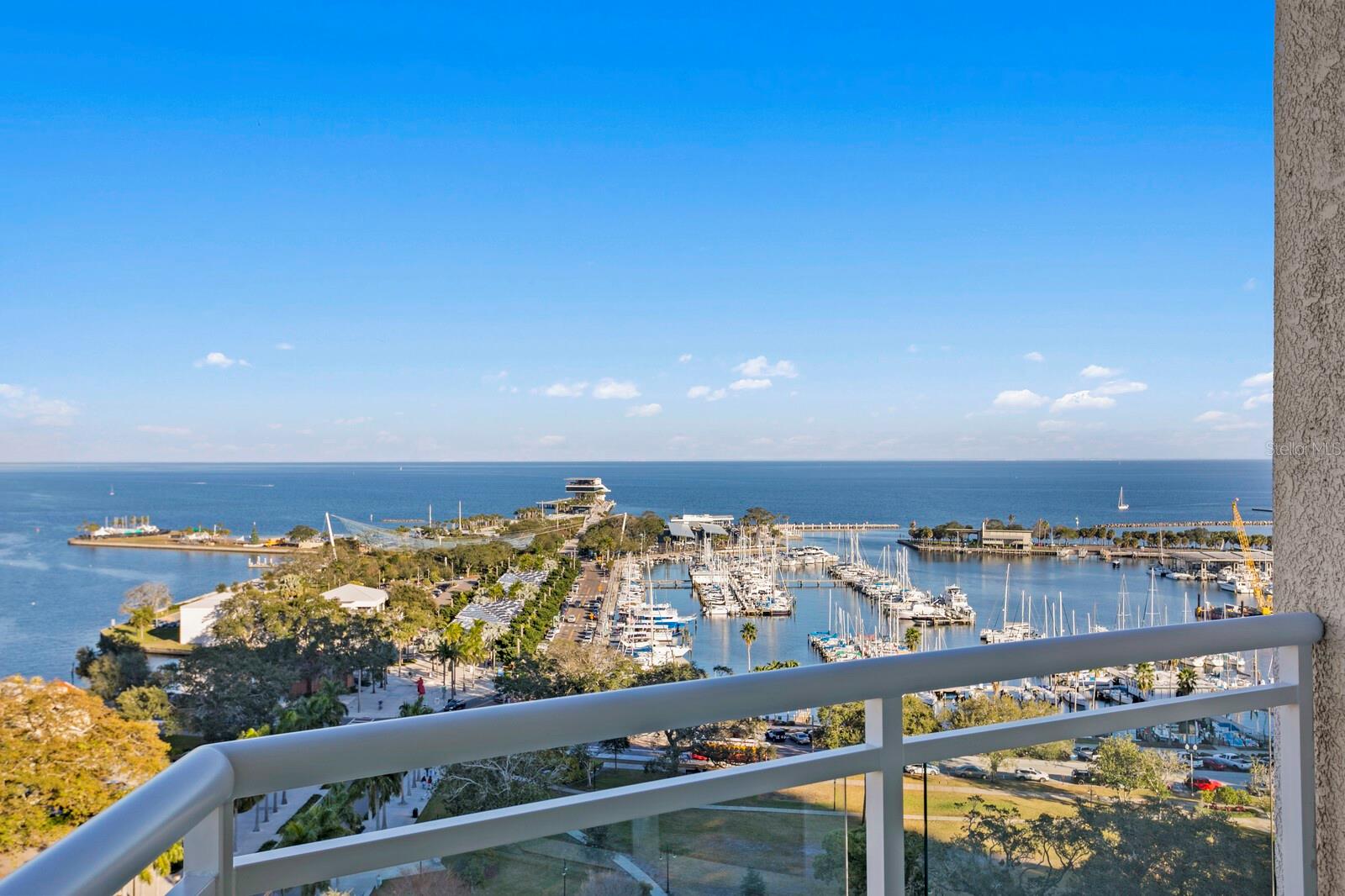 OVATION CONDO - Residential