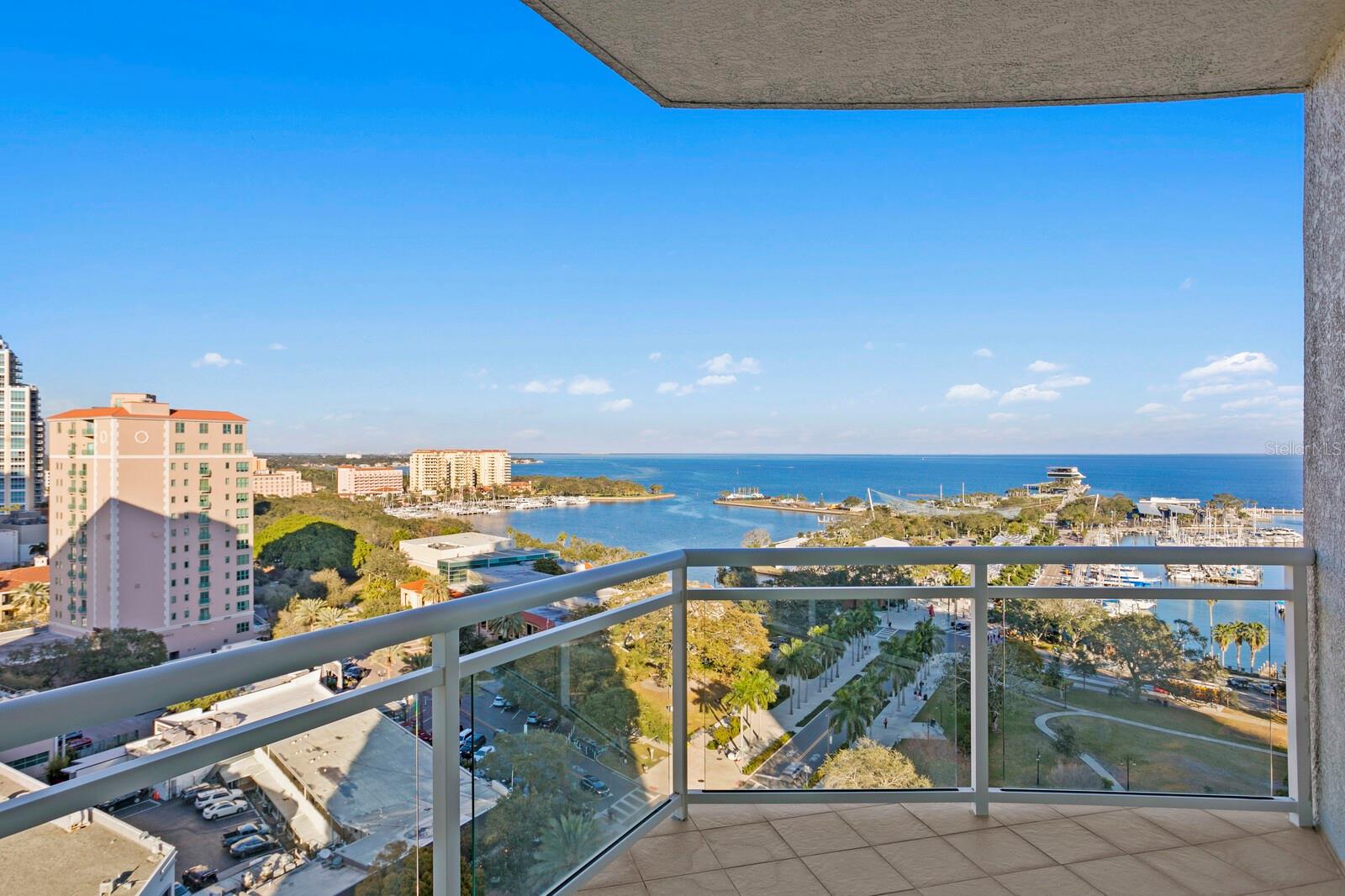 OVATION CONDO - Residential