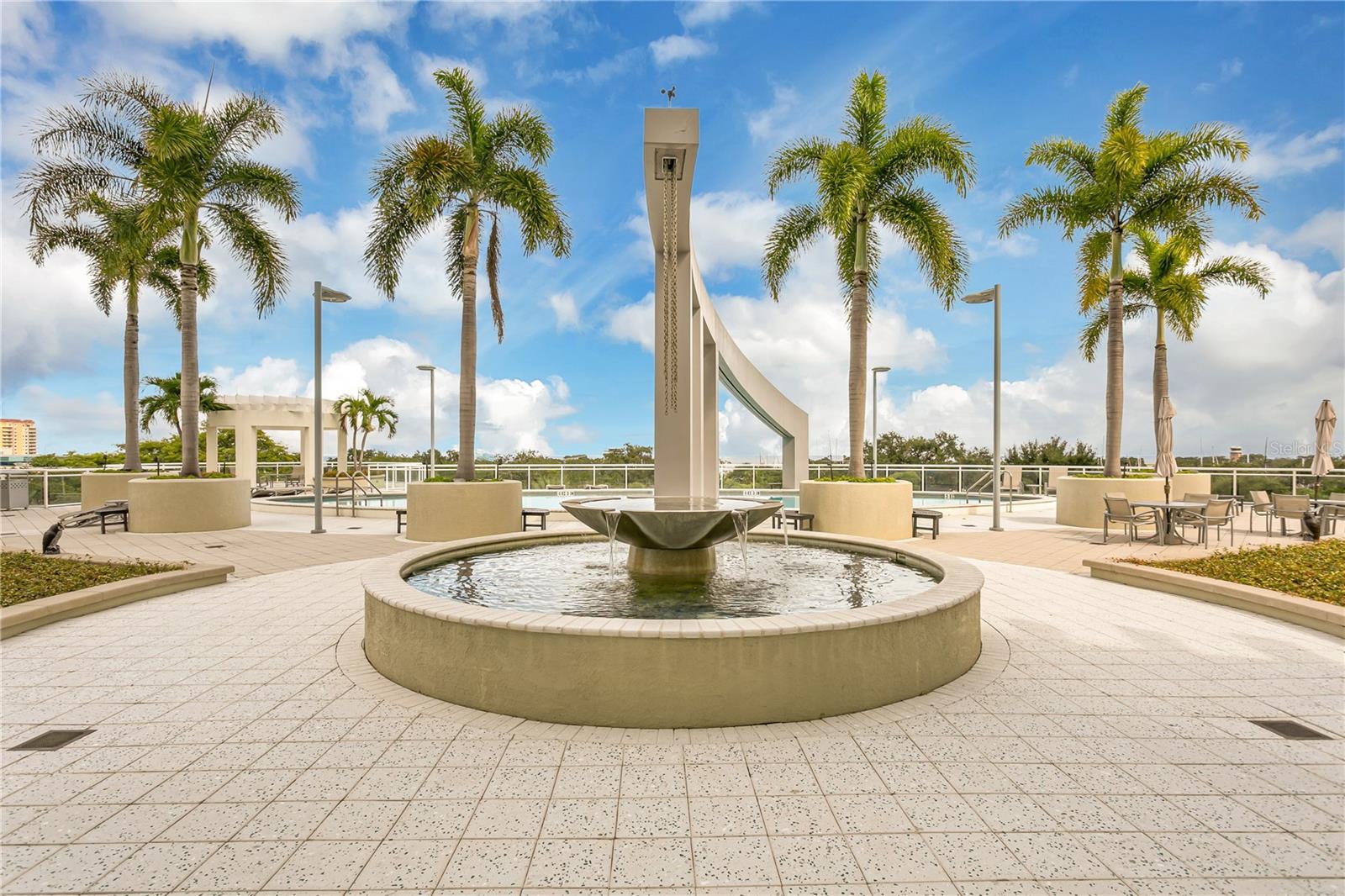 OVATION CONDO - Residential