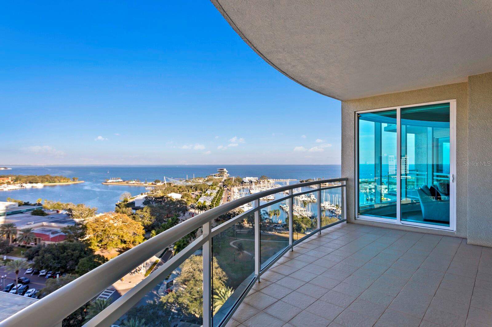 OVATION CONDO - Residential