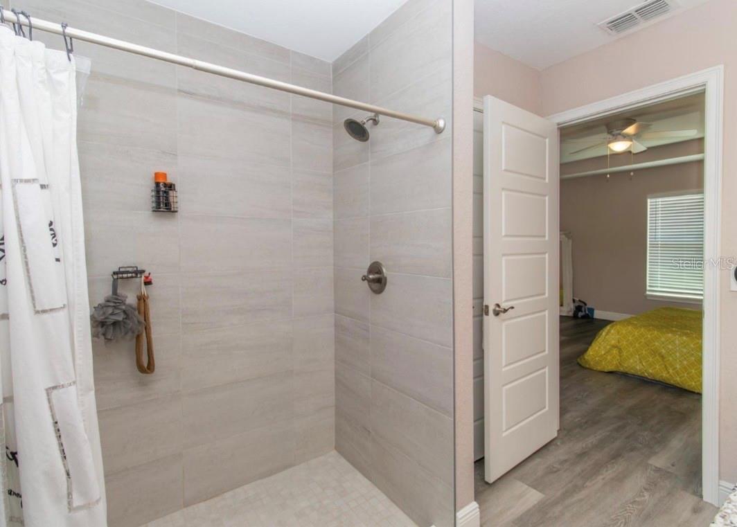 SILVER SPRINGS SHORES - Residential