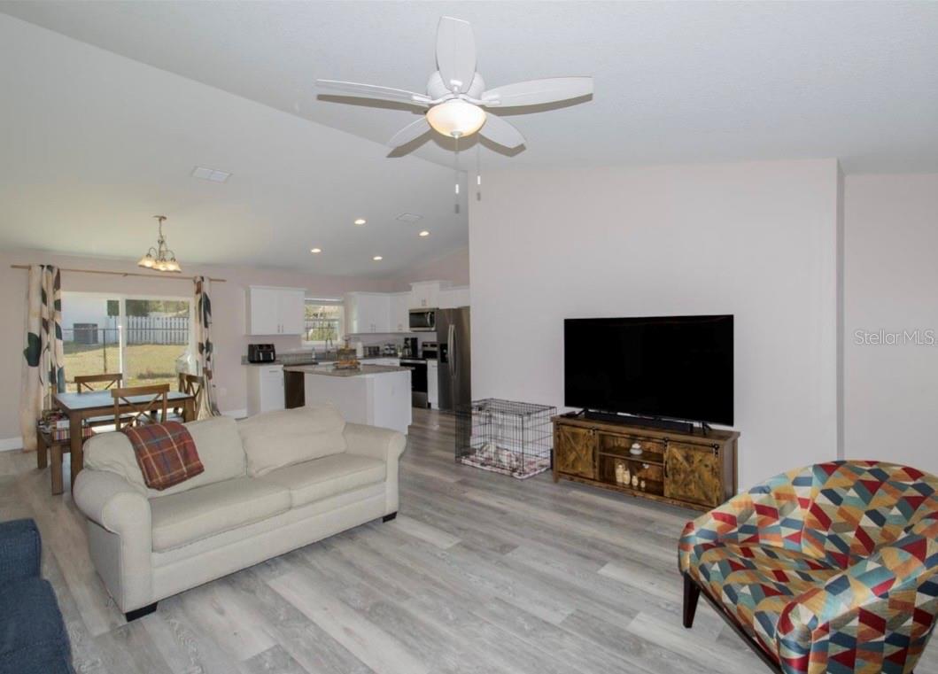 SILVER SPRINGS SHORES - Residential