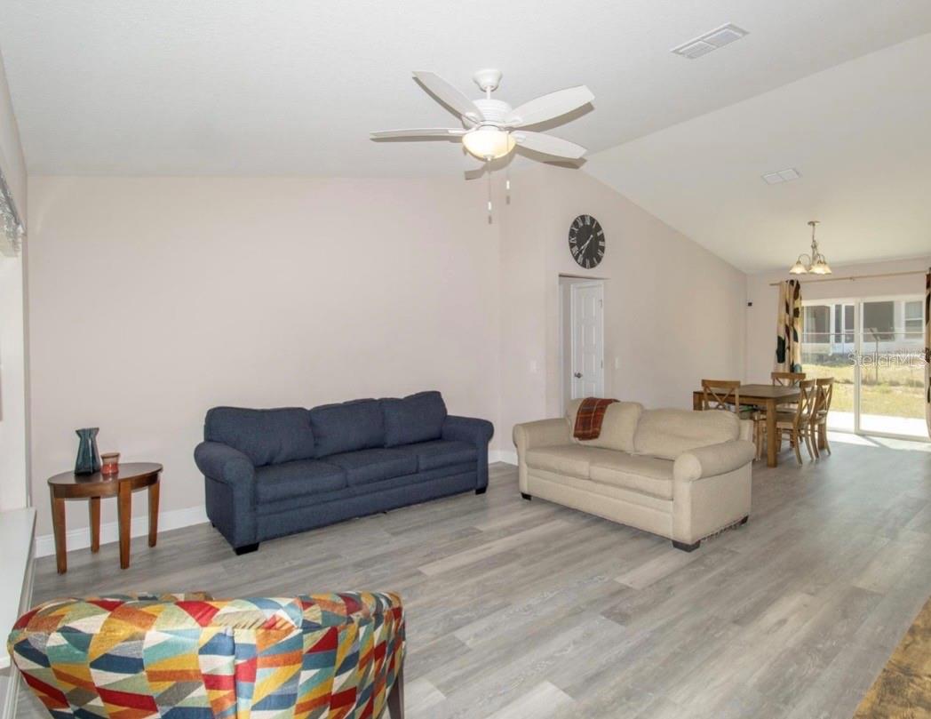 SILVER SPRINGS SHORES - Residential