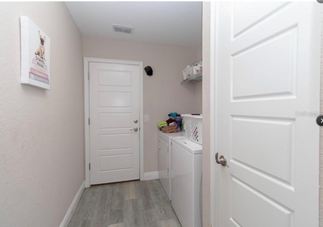 SILVER SPRINGS SHORES - Residential