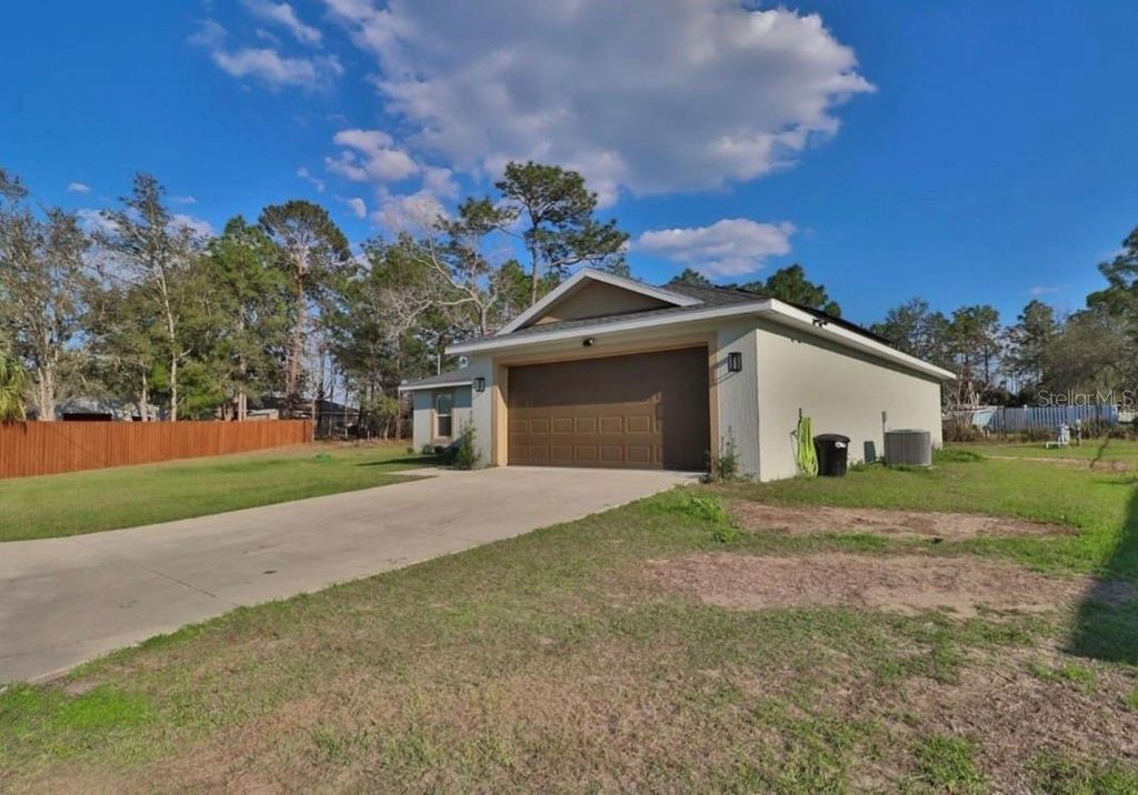 Photo of 14 Hemlock Loop Court, Ocala, FL 34472 (MLS # OM721768)