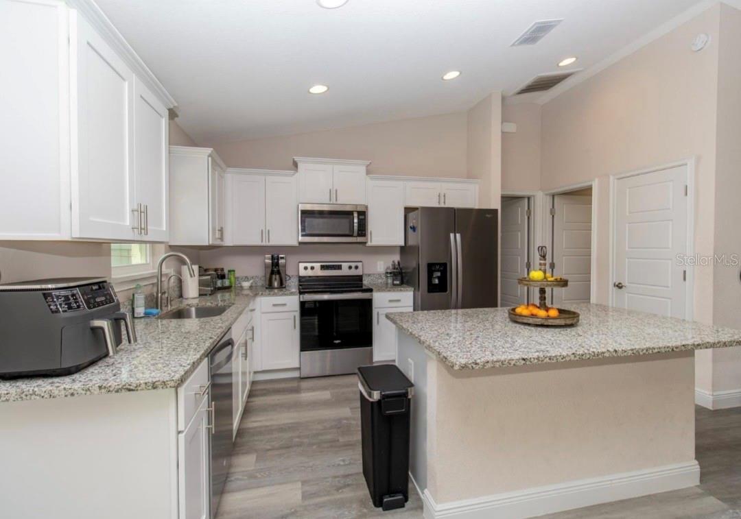 SILVER SPRINGS SHORES - Residential